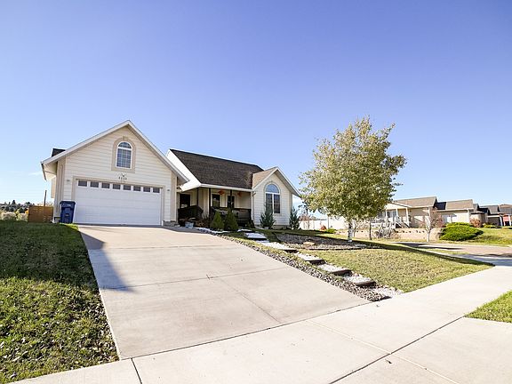 3rd image of 3000 Encino Dr