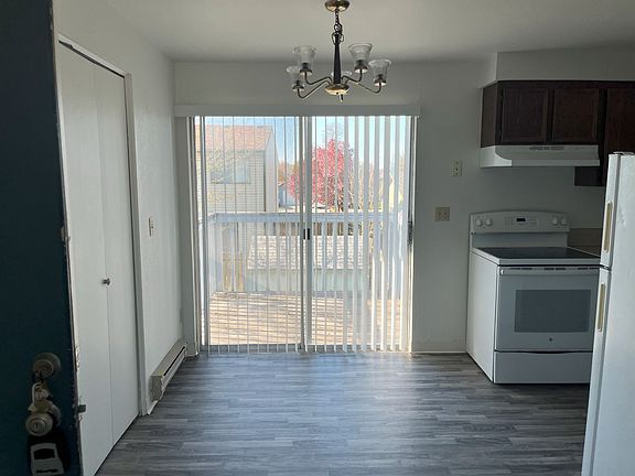 4th image of 1521 W Sandalwood Dr