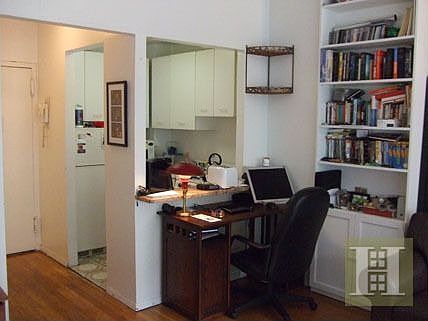 4th image of 267 W 71st St APT 3F