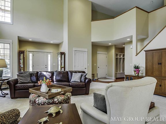 4th image of 4321 Drakewood Ln SW
