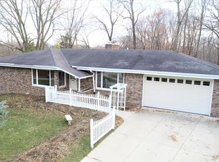 1101 Vienna Ct, Grafton, WI 53024