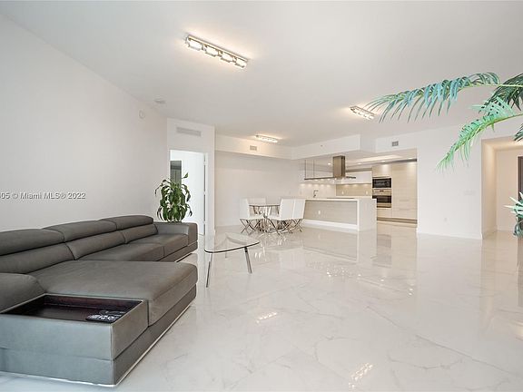 5th image of 17301 Biscayne Blvd APT 807