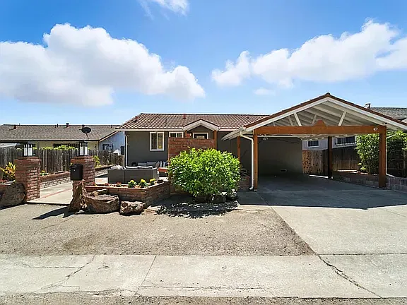 4 bed, 2045 sqft, $4,500 — Photo 3