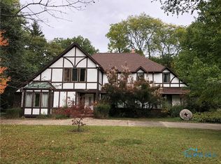 7040 Pilliod Rd, Holland, OH 43528