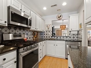 12 Spruce Hills Ct, Hamburg Boro, NJ 07419