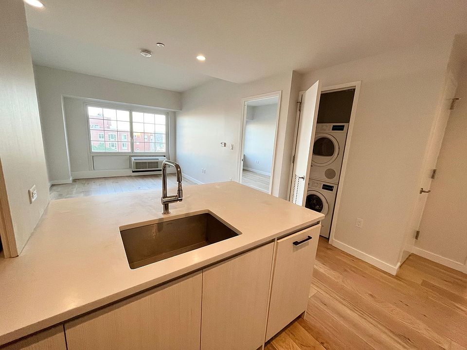 1st image of 555 Waverly Ave #3H