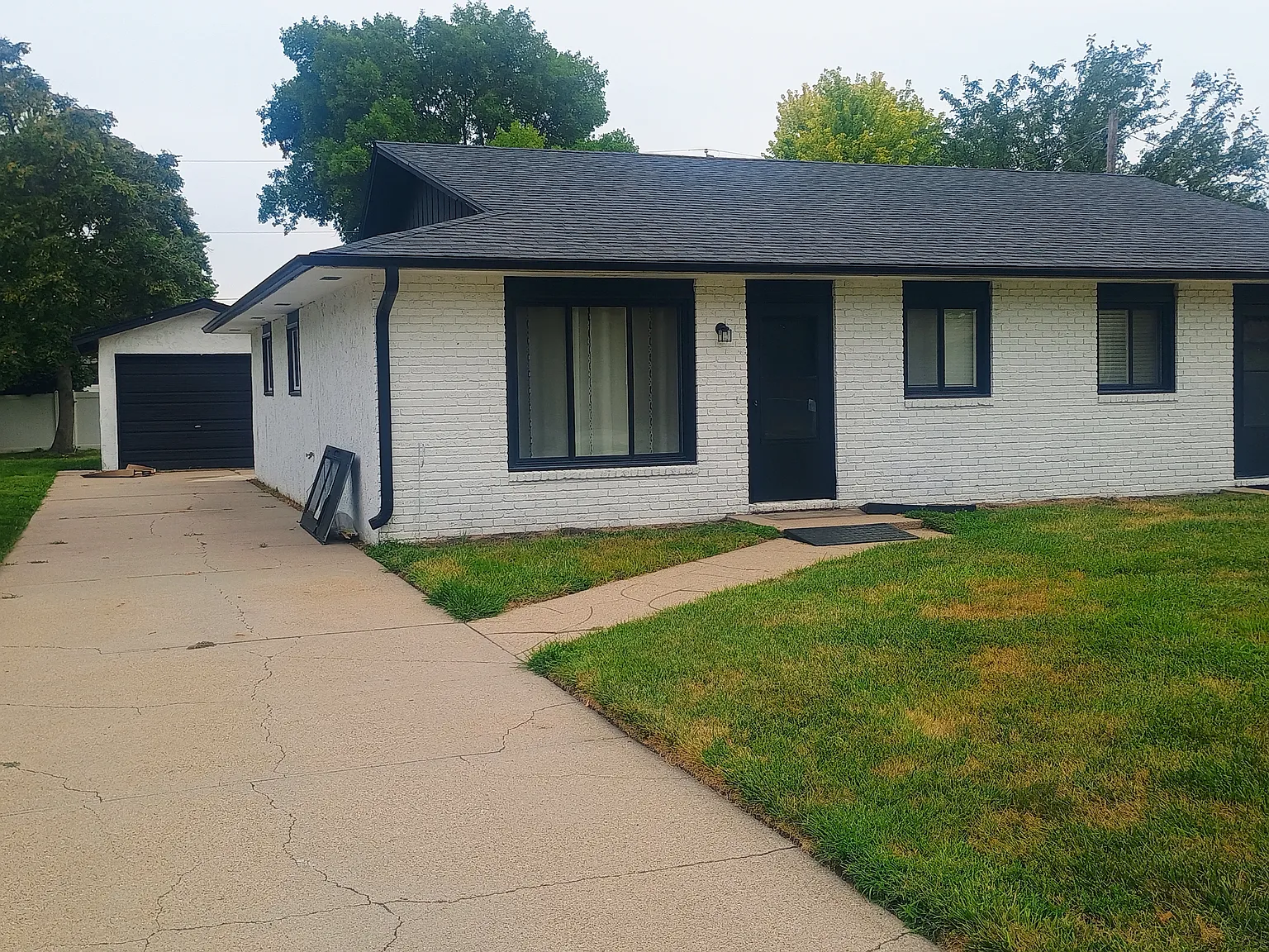 2 bed, 1.5 bath, 900 sqft, $1,200 — Photo 1