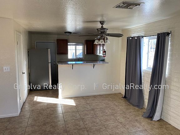 3rd image of 48 E Elm St #50