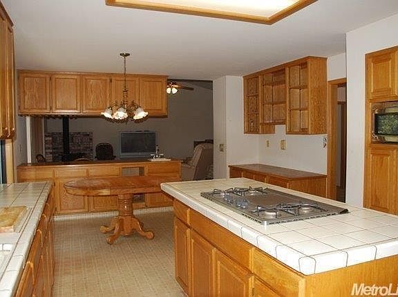 3rd image of 15415 Carrie Dr
