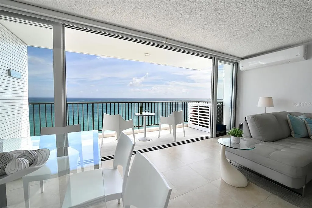 2 bed, 2.0 bath, 1000 sqft, $4,000 — Photo 4