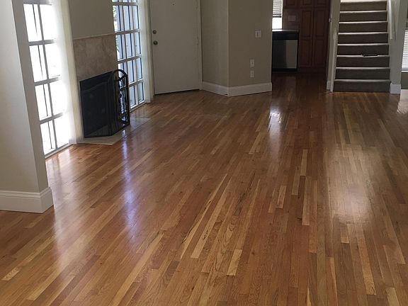 5th image of 278 S Oak Knoll Ave Unit 1