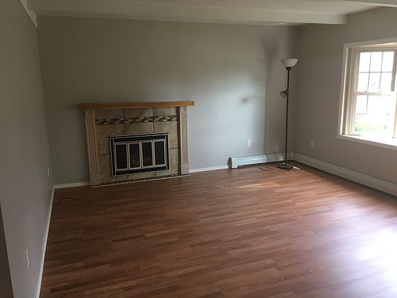 2nd image of 552 Brentwood Dr