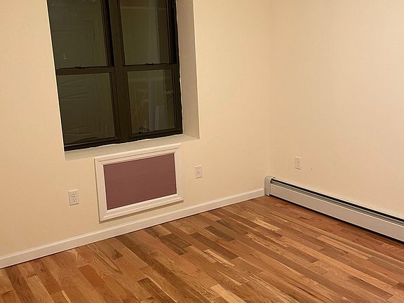 3rd image of 700 Elton Ave #3B