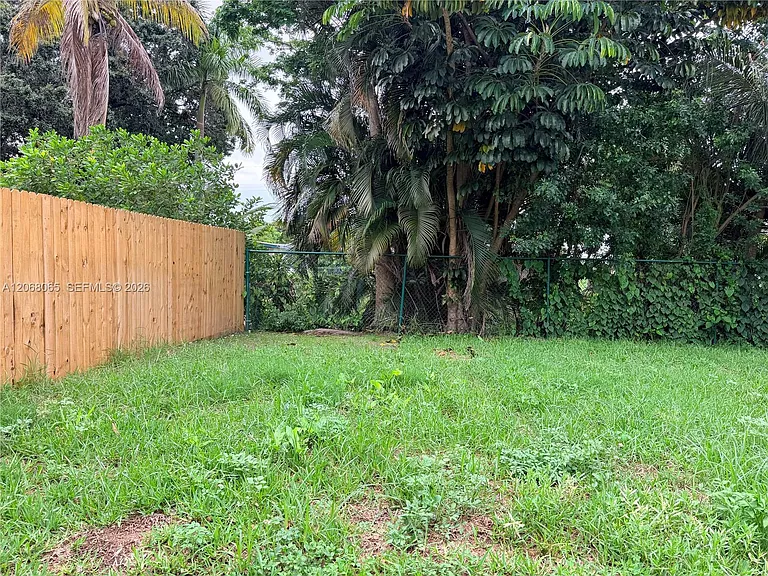 650 SW 55th Ave — Photo 20