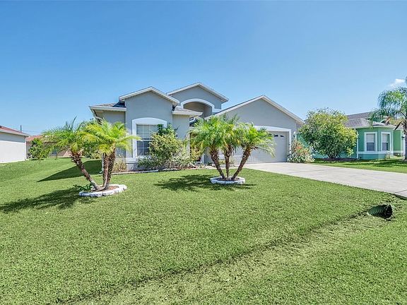3rd image of 176R Aurelia Ct