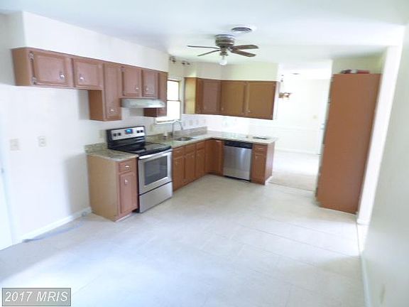 4th image of 368 Woodpoint Ave