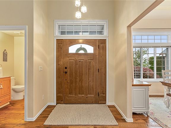 4th image of 18029 Cambridge Dr