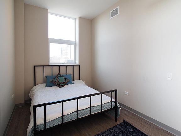 4th image of 57 E 21st St #610