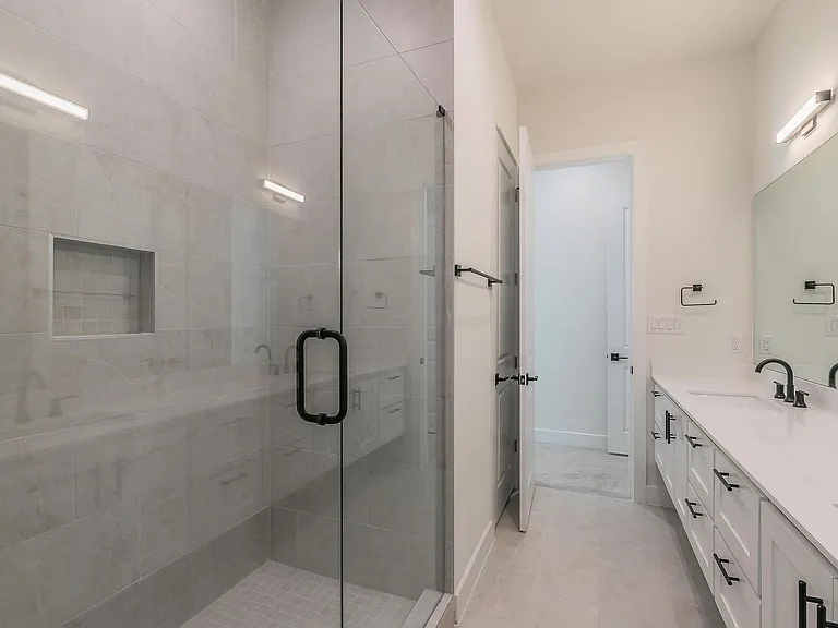 682 W Main St — Photo 26