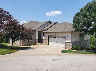 285 Legends Ln, Hollister, MO 65672