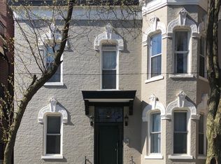 1104 W Webster Ave, Chicago, IL 60614