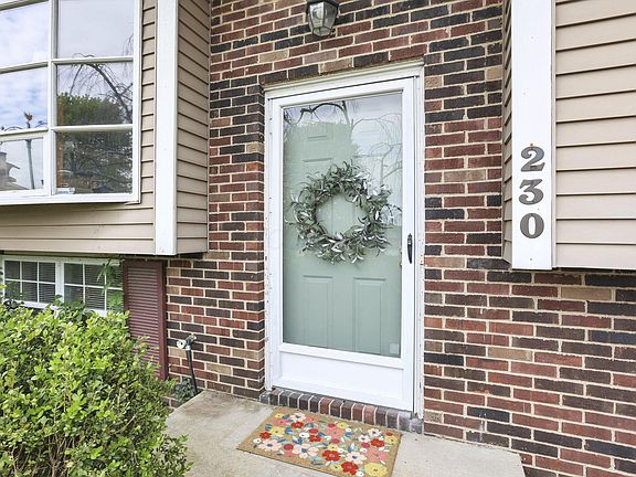 4th image of 230 Clover Ct