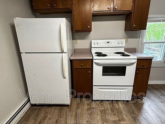 3rd image of 24 W Main St APT C