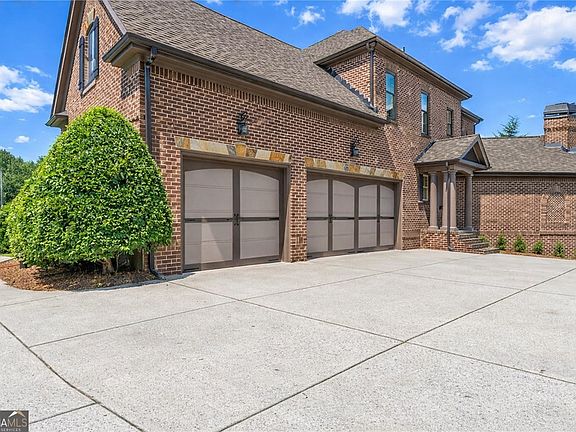 2nd image of 2792 Springbluff Ln