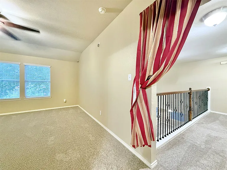 1810 Katlyn Ln — Photo 33