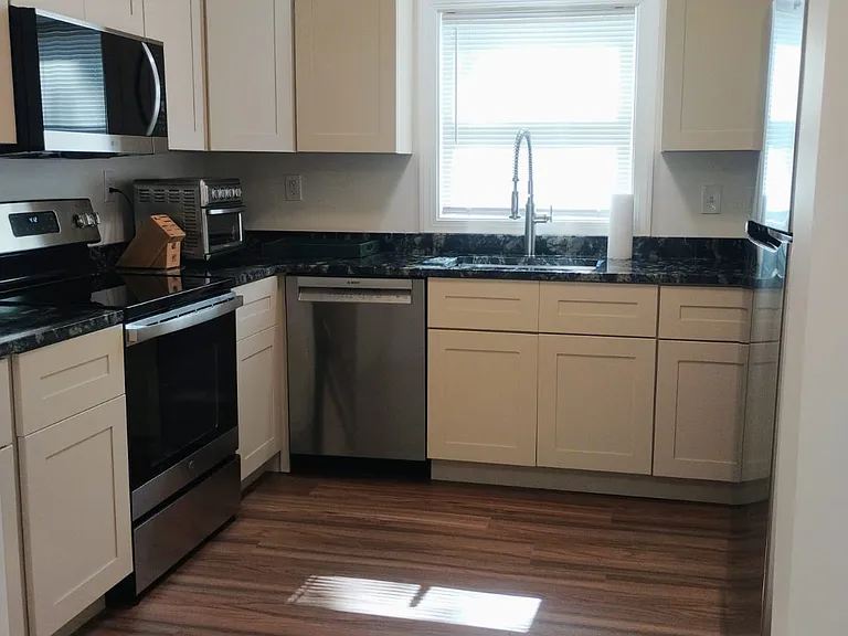 8706 Bi State Blvd — Photo 3