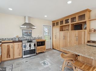 227 Love Point Ave, Stevensville, MD 21666