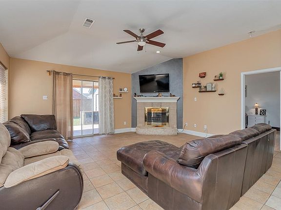 4th image of 2217 La Costa Dr