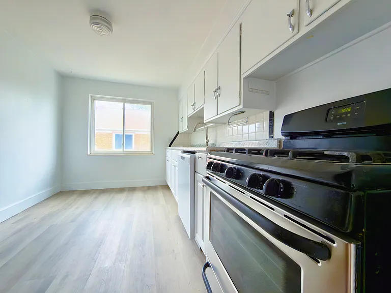 14330 Lakewood Heights Blvd #UP — Photo 5