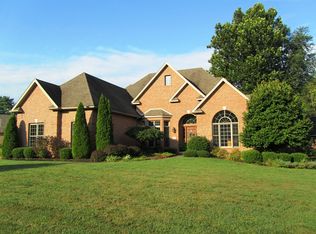 22 Alexander Dr, Williamstown, WV