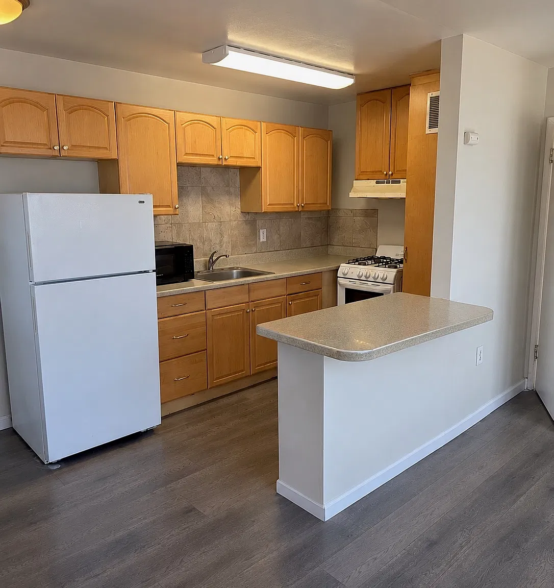 1 bed, 500 sqft, $2,100 — Photo 1