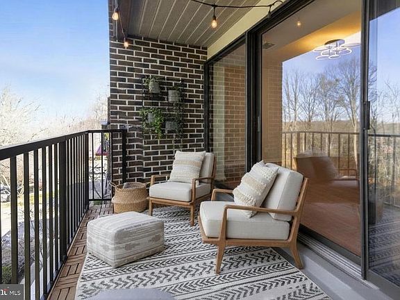 3rd image of 4400 Island Pl APT 302