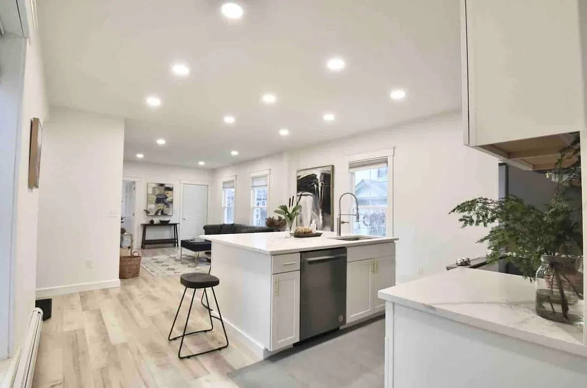 2 bed, 1200 sqft, $2,650 — Photo 3
