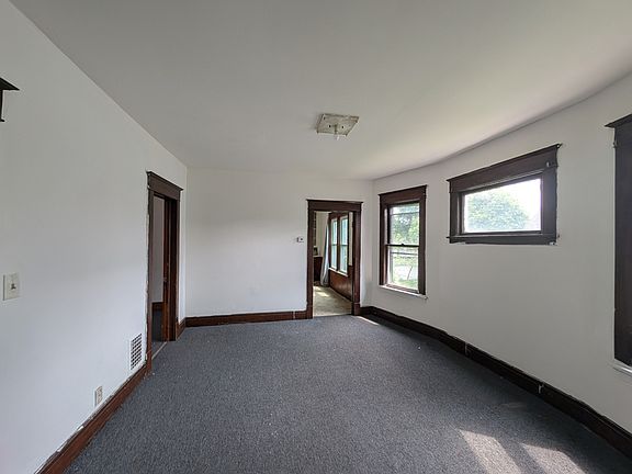 4th image of 364 French St Unit 2