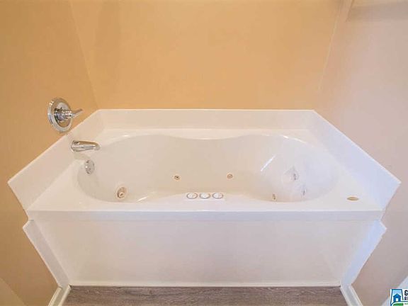 2nd image of 980 Meriweather Dr