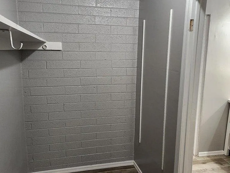 1445 E Hudson Dr — Photo 11