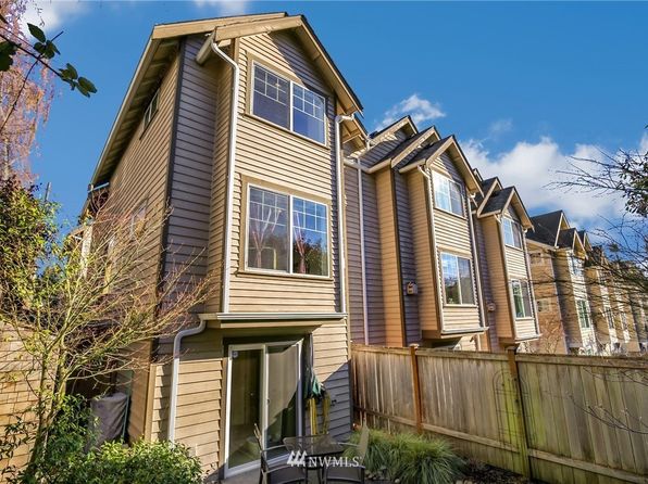 1017 NE 123rd St APT A
