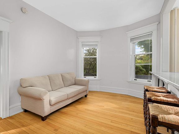 5th image of 579 Summit Ave APT 105