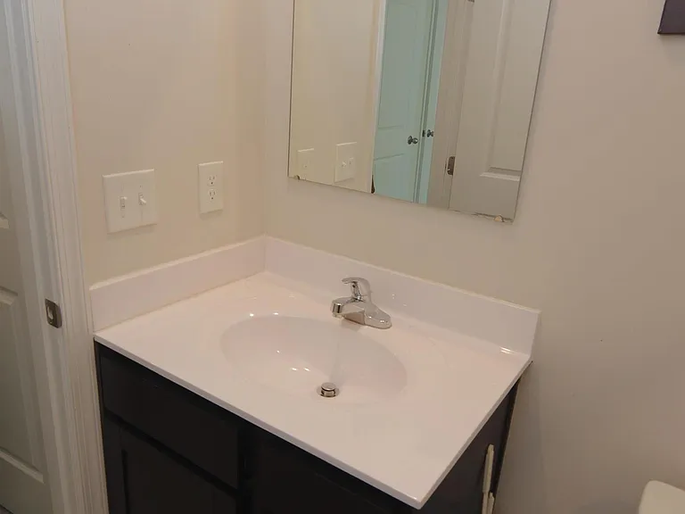 385 Saskatoon Dr — Photo 24
