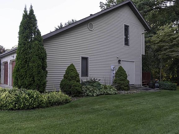 2nd image of 51747 Pebble Brooke Dr