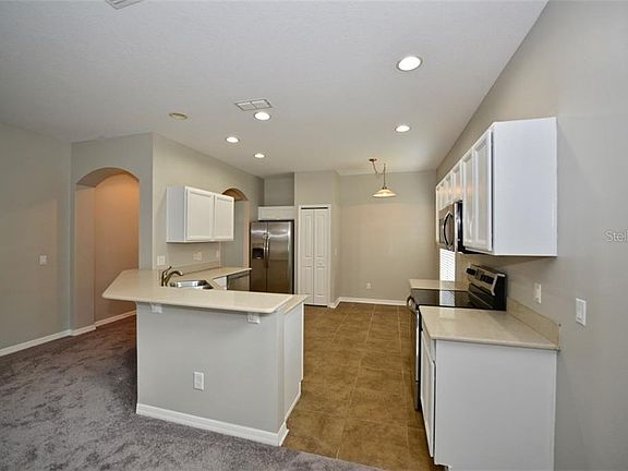 3rd image of 706 Lake Tarpon Way