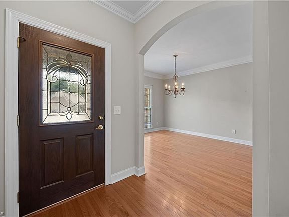 2nd image of 2343 Addison Blvd