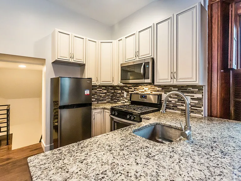 225 N Whitford Rd — Photo 8