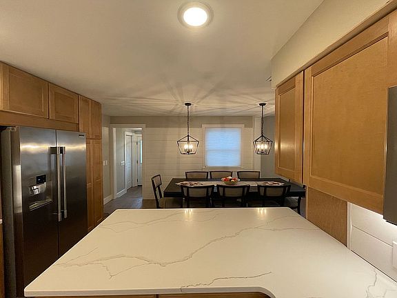 3rd image of 807 Washington Ave