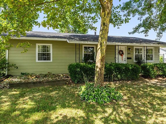 3rd image of 501 Greenleaf Dr