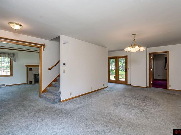 2nd image of 129 10th Ave S